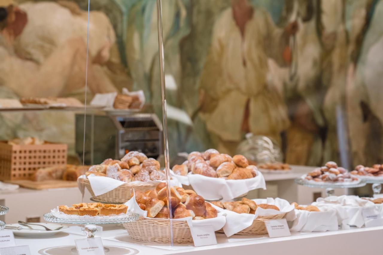 Hotel Royal Continental Napoli Bagian luar foto